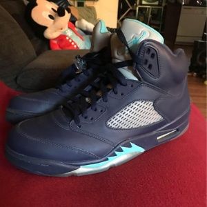 Mens sneakers Size 10.5 
Great condition